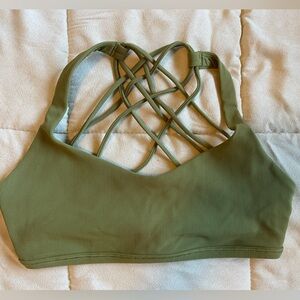 Ribbed lululemon sports bra size 8